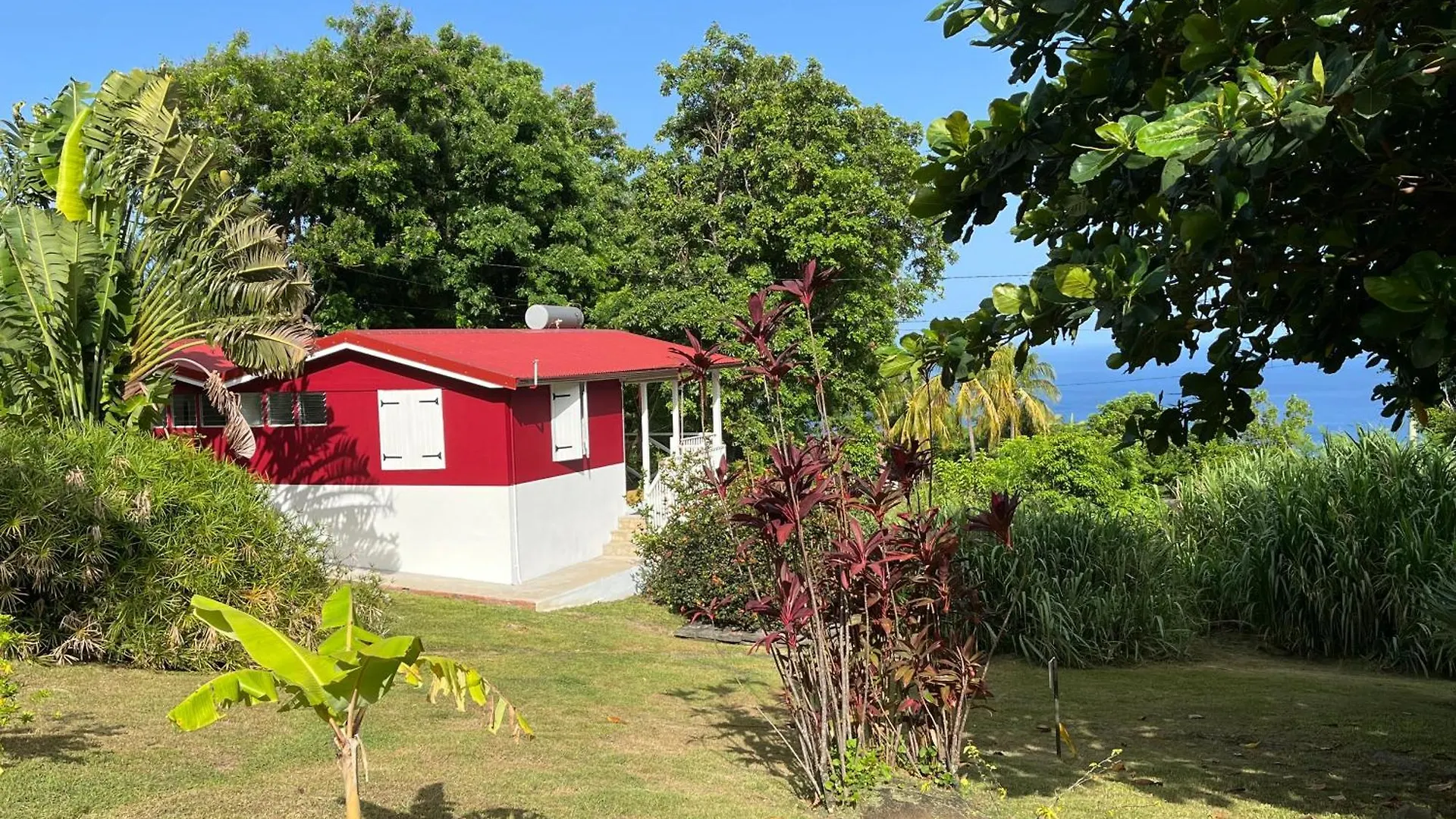 Grand Bungalow Avec Piscine Et Vue Mer contacts